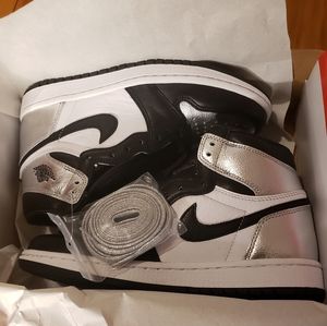 Air Jordan 1 Silver toe